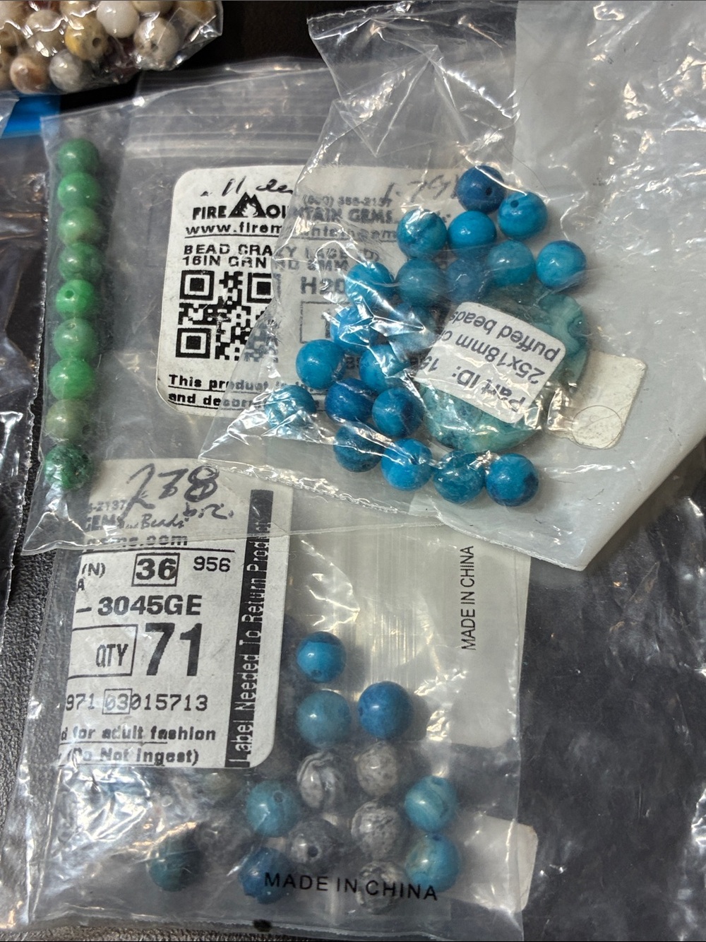 Lot of assorted crazylace agate gemstone beads and pendant gemstones - Picture 2 of 14